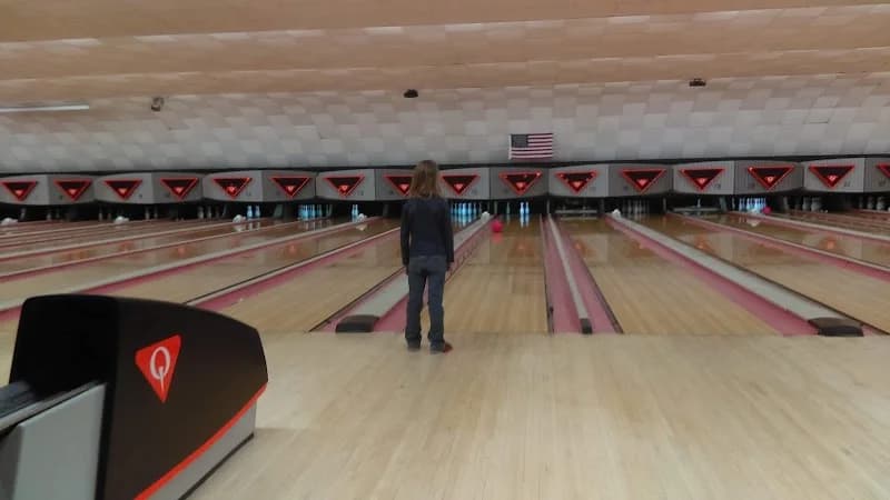 Maple Lanes Bowling Center - Image 7