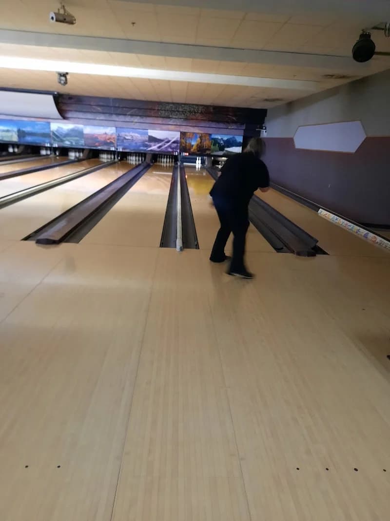 Green River Bowling Center - Image 4