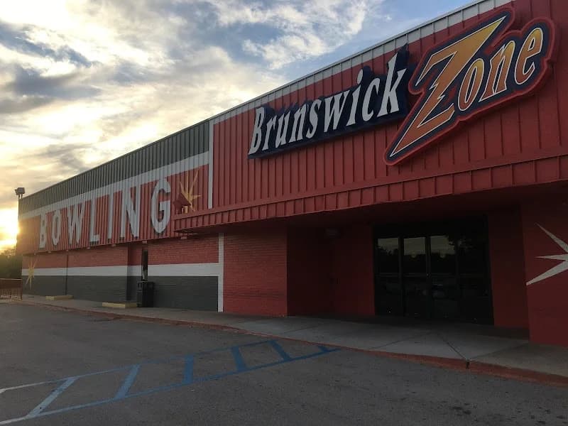 Bowlero Denton - Image 7