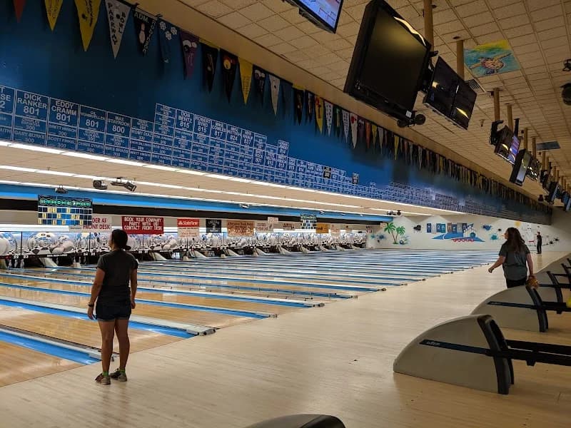 Mira Mesa Lanes - Image 2