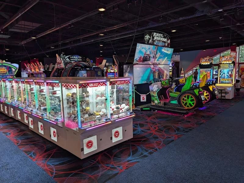 Round1 Bowling & Arcade Grapevine Mills - Image 1