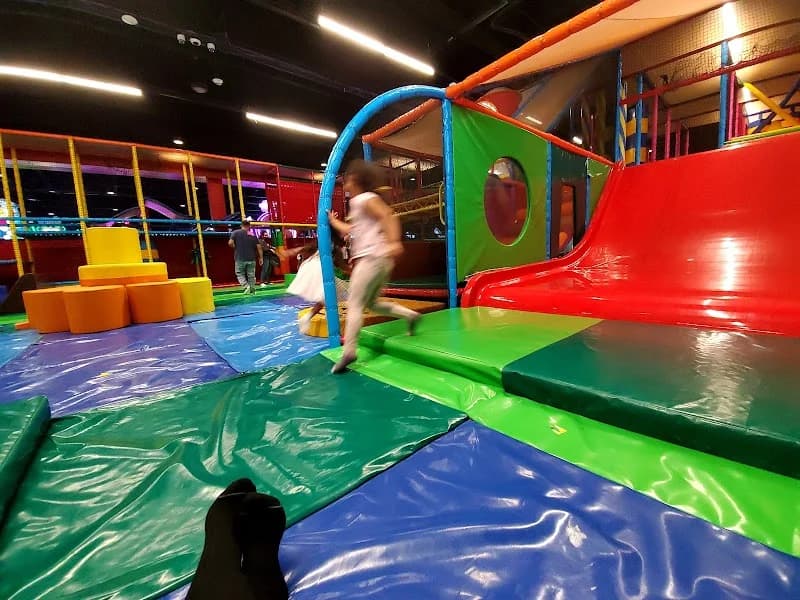 Round1 Bowling & Arcade Grapevine Mills - Image 2