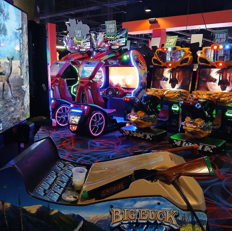 Round1 Bowling & Arcade Grapevine Mills - Image 5