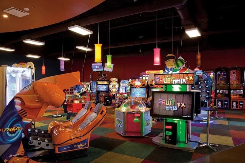 Uptown Alley Surprise - Image 2