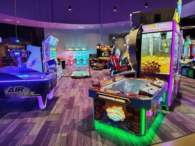 Uptown Alley Surprise - Image 4