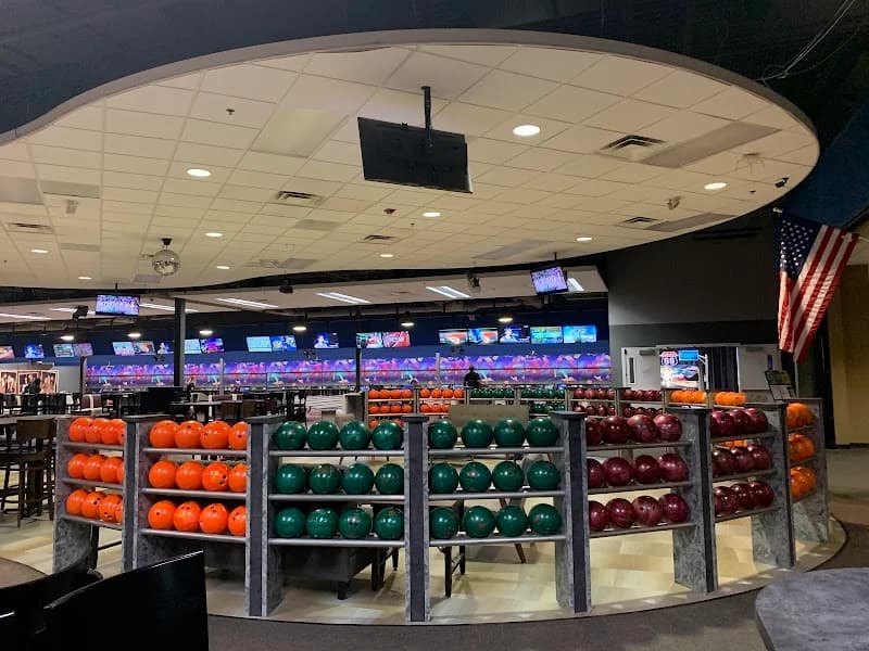 Kingpin Lanes - Image 8