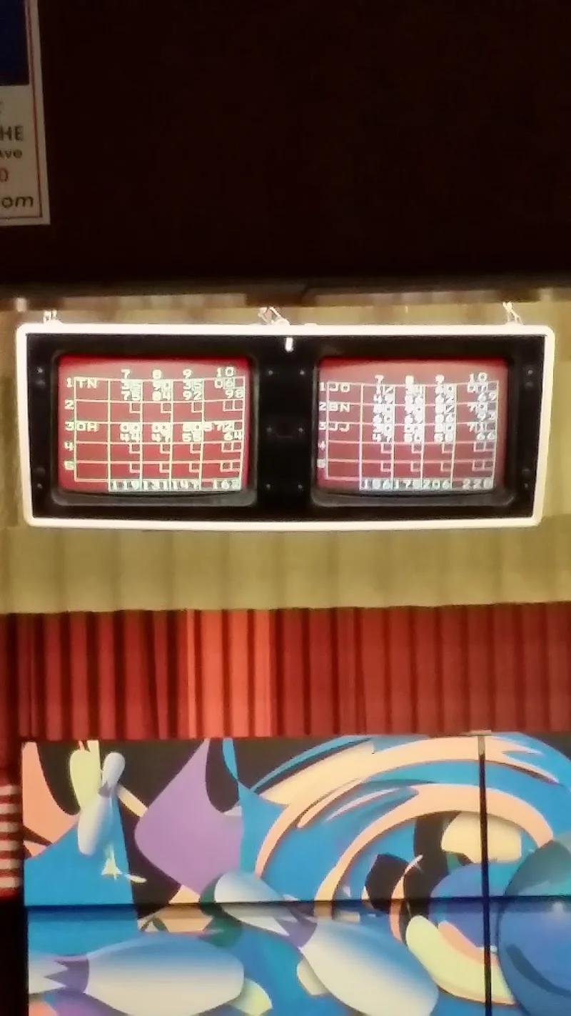 Plaza Lanes - Image 7