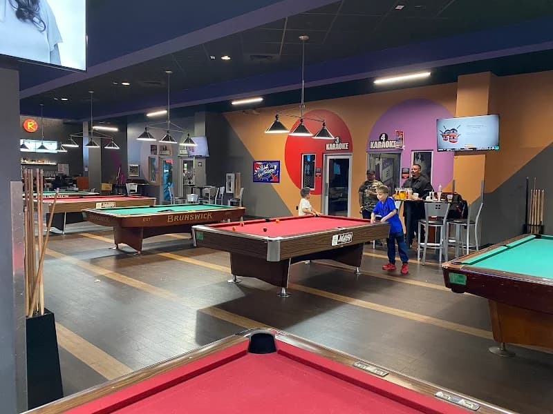 Round1 Bowling & Arcade Southwest Plaza - Image 5