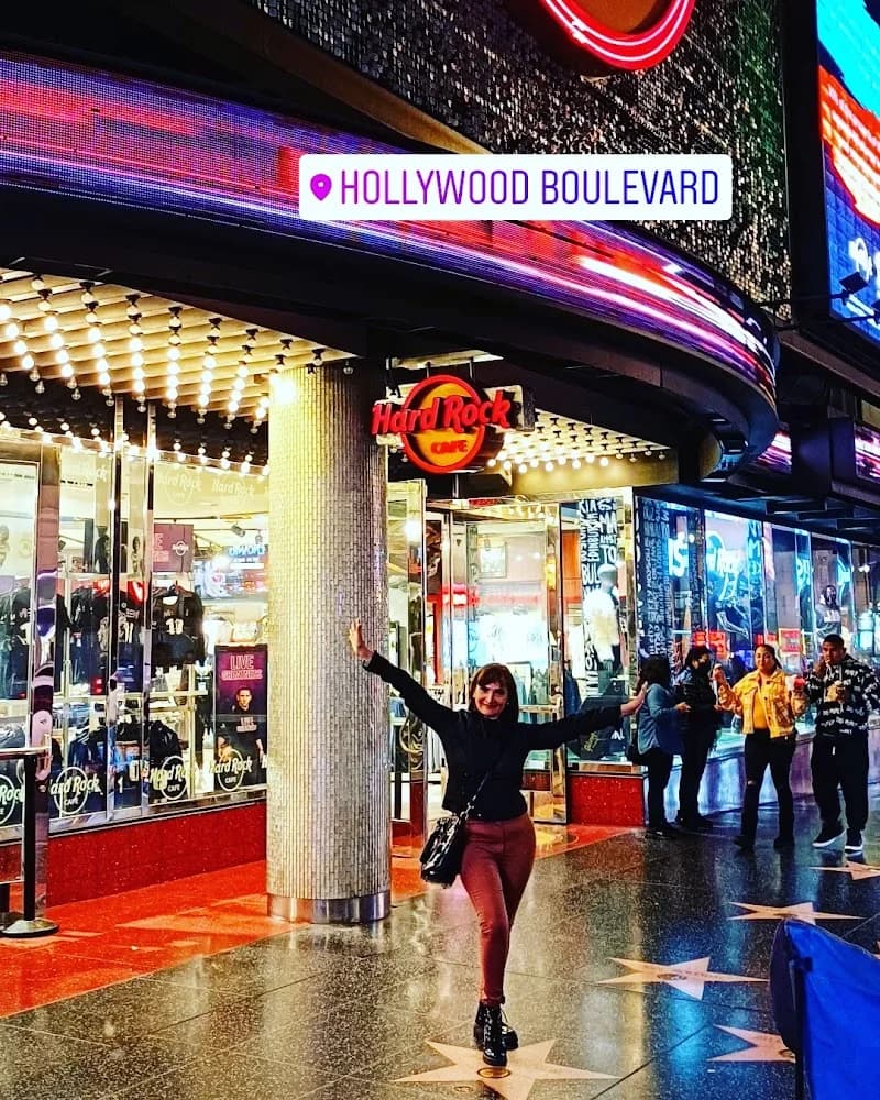 Lucky Strike Hollywood - Image 10