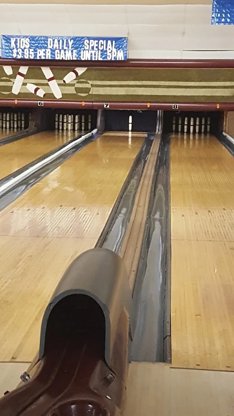 Olindy's Quincy Avenue Lanes - Image 7