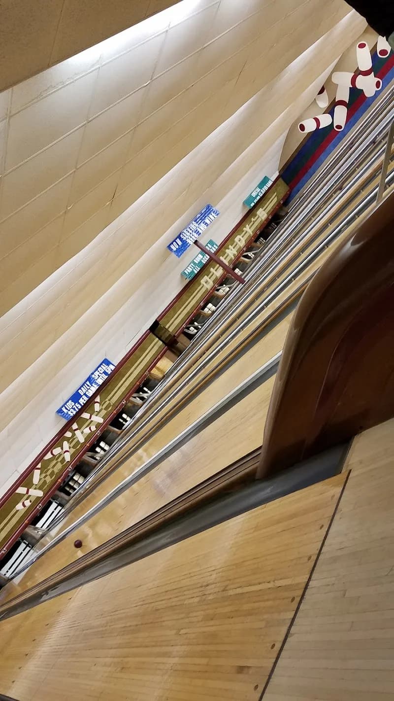 Olindy's Quincy Avenue Lanes - Image 10
