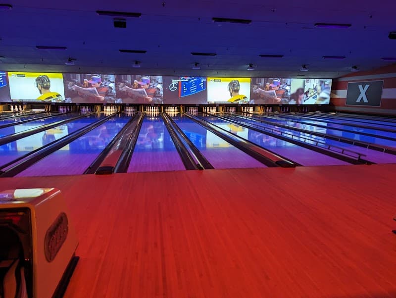 Bowlero Englewood - Image 2