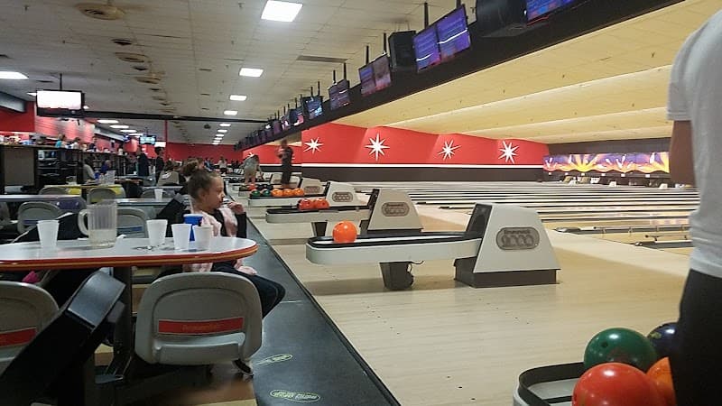 Bowlero Englewood - Image 3