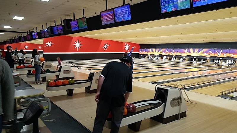 Bowlero Englewood - Image 5