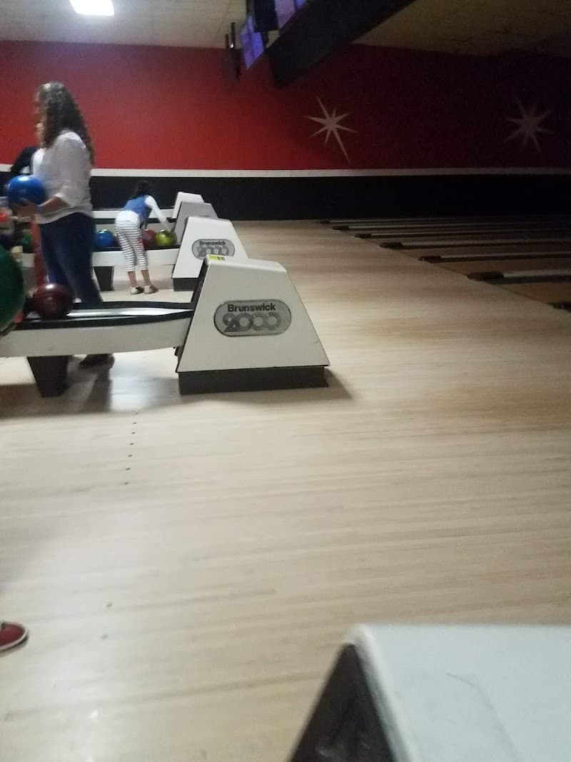 Bowlero Englewood - Image 9