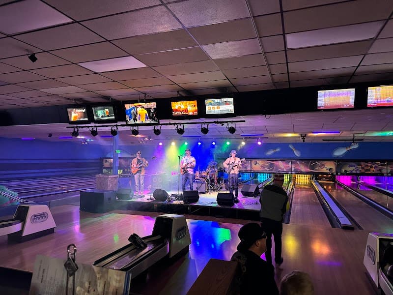 100 Nickel at Chipper's Lanes - Live Music, Bowling, Arcade - Image 4