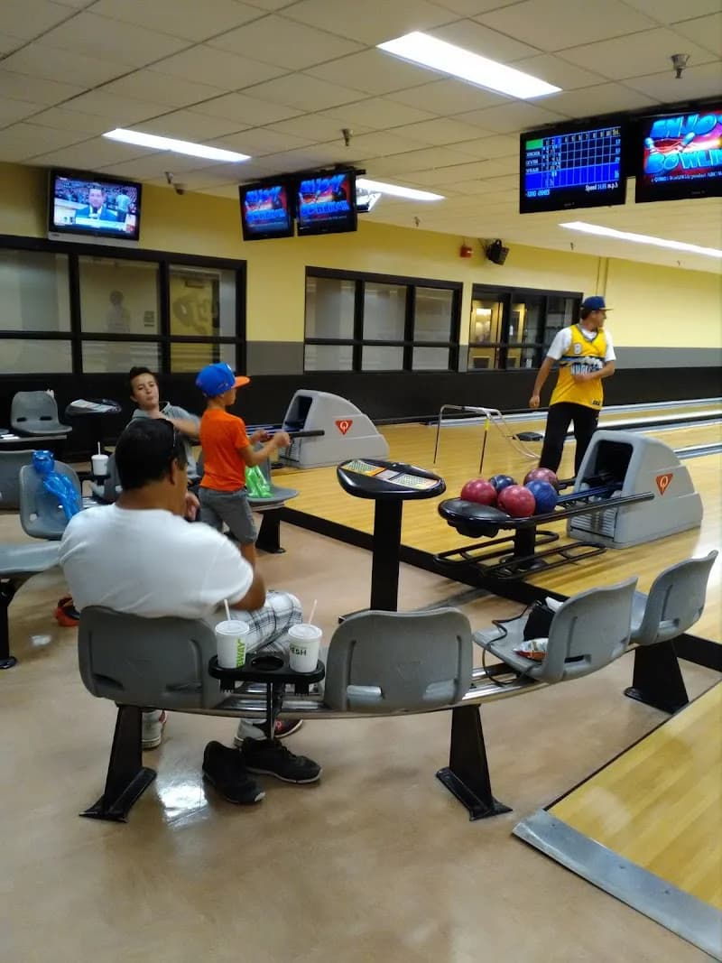 The Connection Bowling, Billiards & Games - Image 6