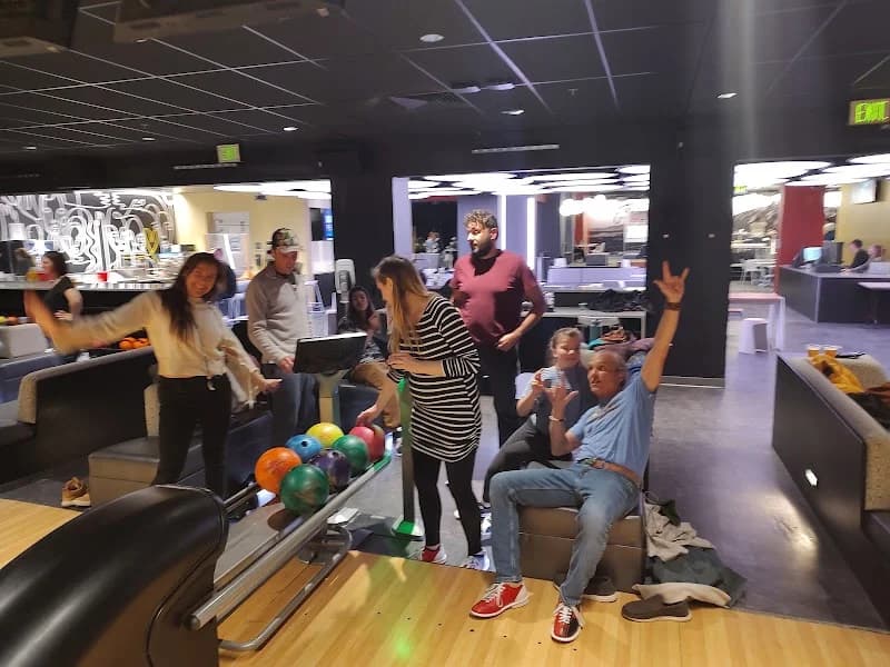 The Connection Bowling, Billiards & Games - Image 9