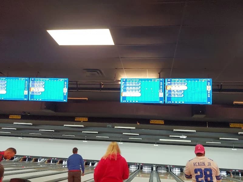 Bowlero Watauga - Image 8