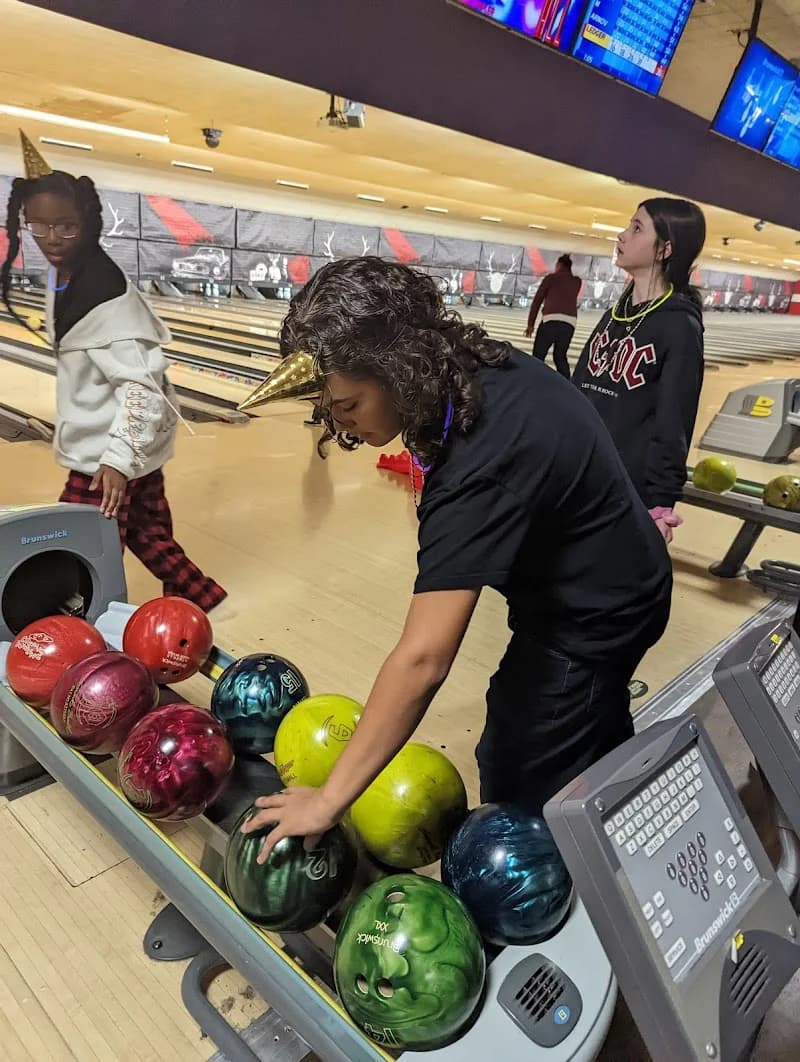 AMF Perry Hall Lanes - Image 8