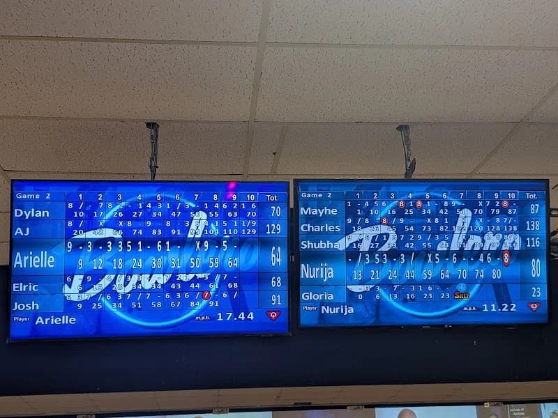 Bowlero Council Bluffs - Image 8