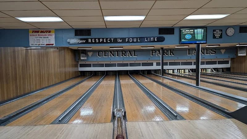 Central Park Lanes - Image 4