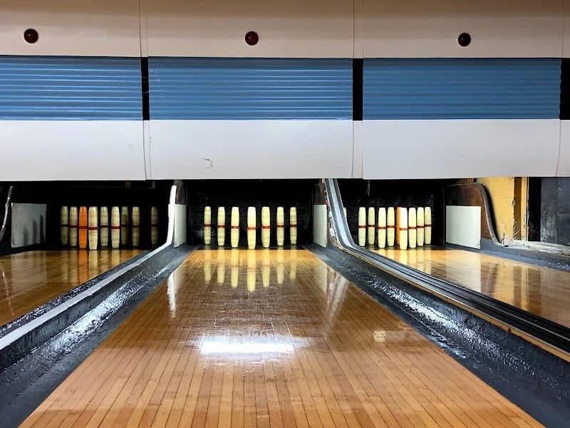 Central Park Lanes - Image 5