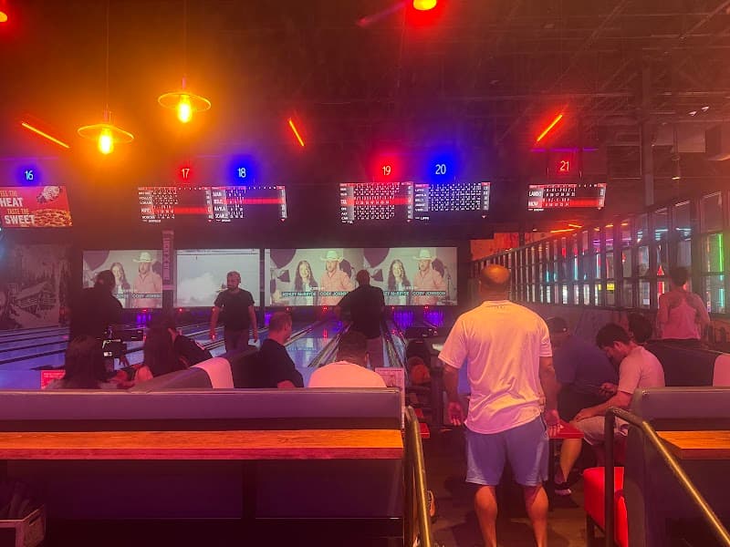 Lucky Strike Northfield - Image 8