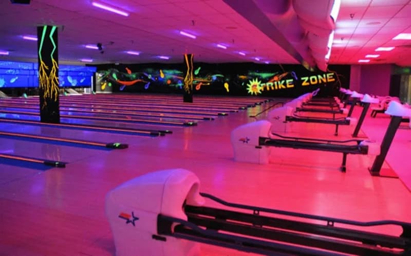 Shake & Bake Family Fun Center - Image 1