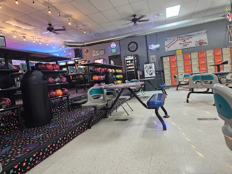 Split Happens Bowling Center - Image 3