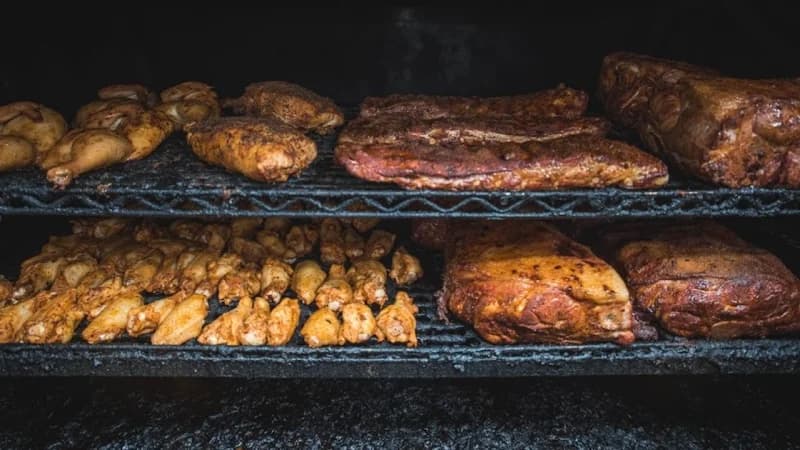 Moe's Original BBQ - Image 2