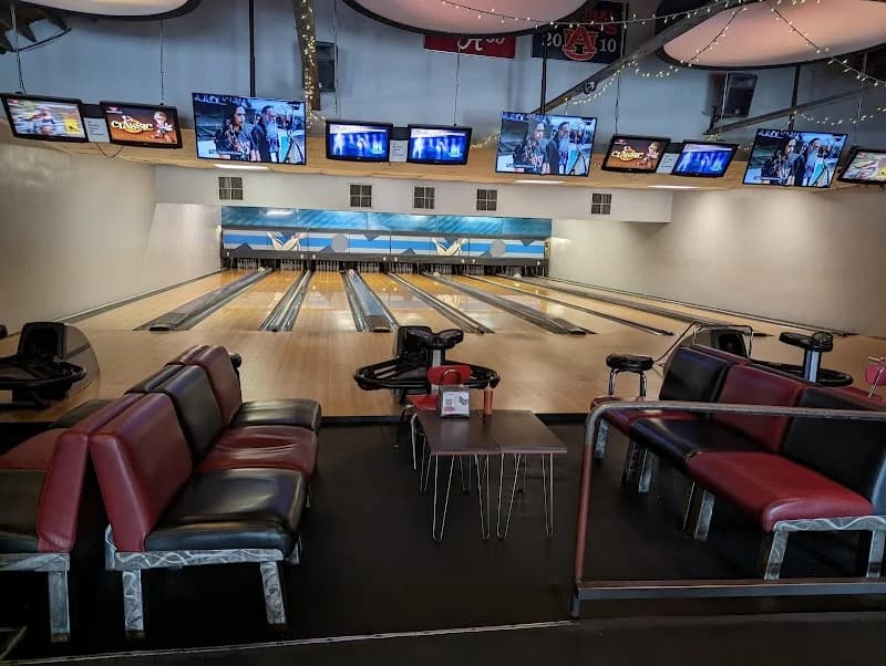 Moe's Original BBQ - Image 3