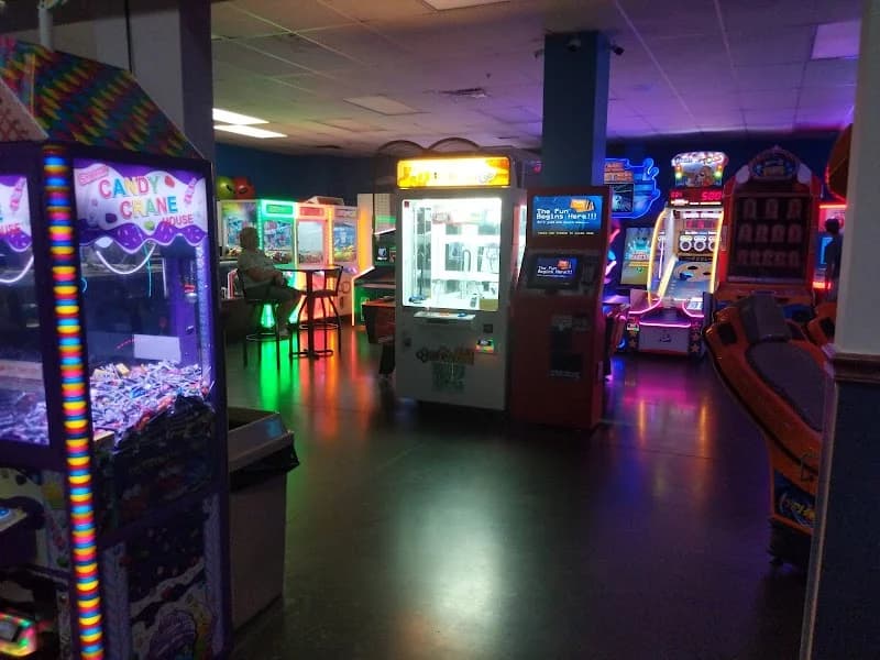 Allfam Bowling & Entertainment Center - Image 5