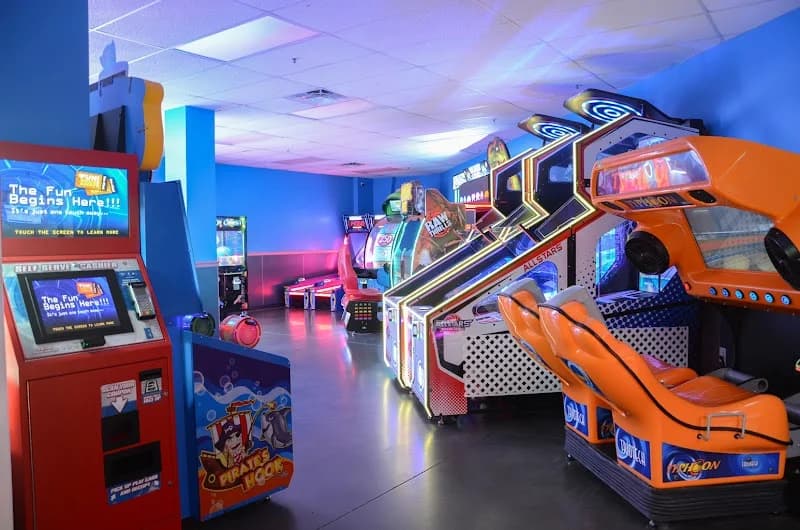 Allfam Bowling & Entertainment Center - Image 9