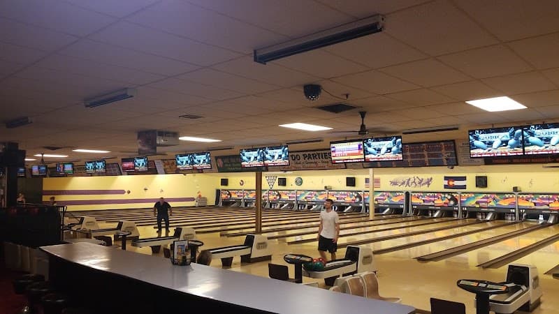 Crown Lanes Bowling Center & Sports Bar - Image 2